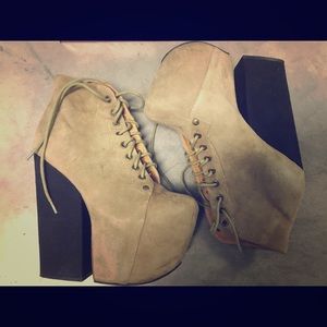 Jeffrey Campbell Freda